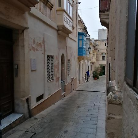 Old Refurbished Apartment In Bormla Cospicua 外观 照片