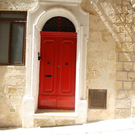 Old Refurbished Apartment In Bormla Cospicua 外观 照片