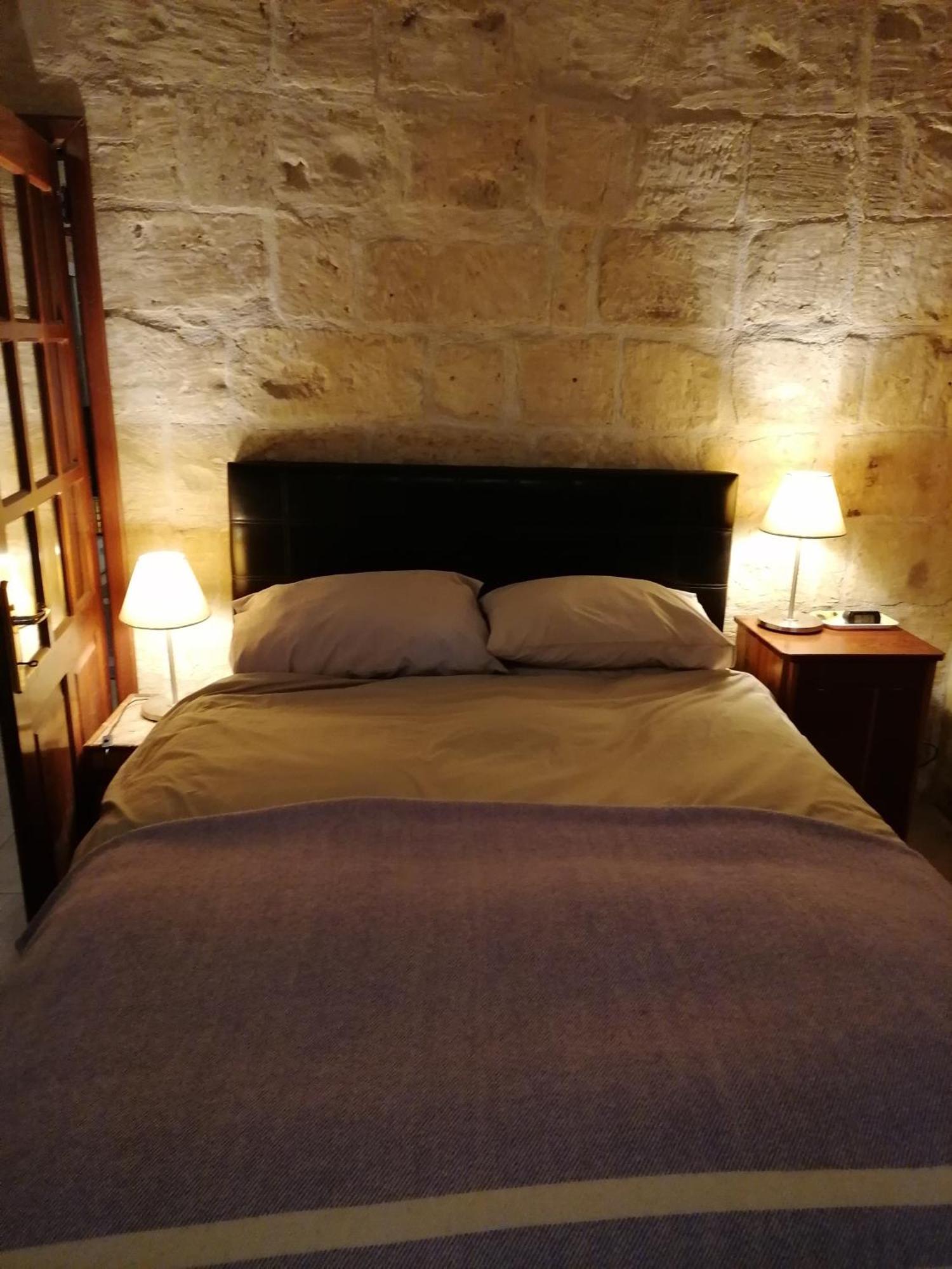 Old Refurbished Apartment In Bormla Cospicua 外观 照片