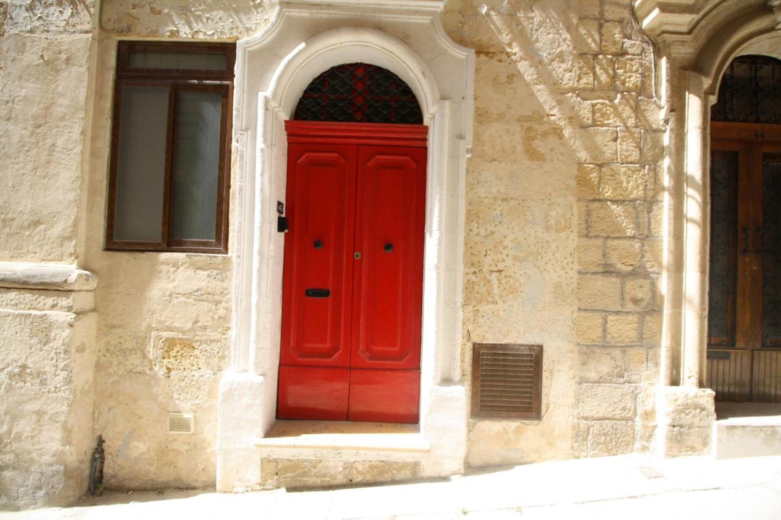 Old Refurbished Apartment In Bormla Cospicua 外观 照片